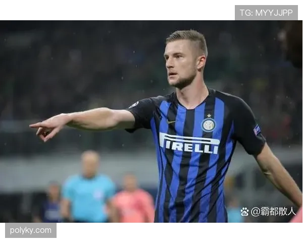 什克里尼亚尔的中卫风格如何通过防守覆盖与出球能力的提升实现稳健进阶？