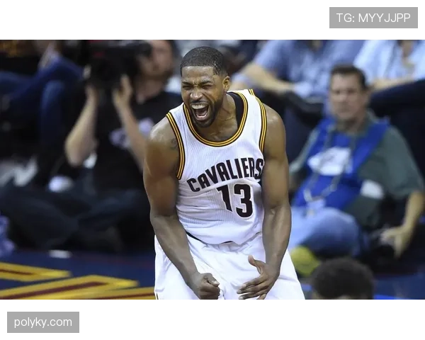 保罗乔治打球带队友逛奢侈品店，这队友估计工资条都吓蒙了吧？